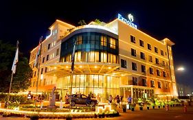 Expoinn Suites And Convention